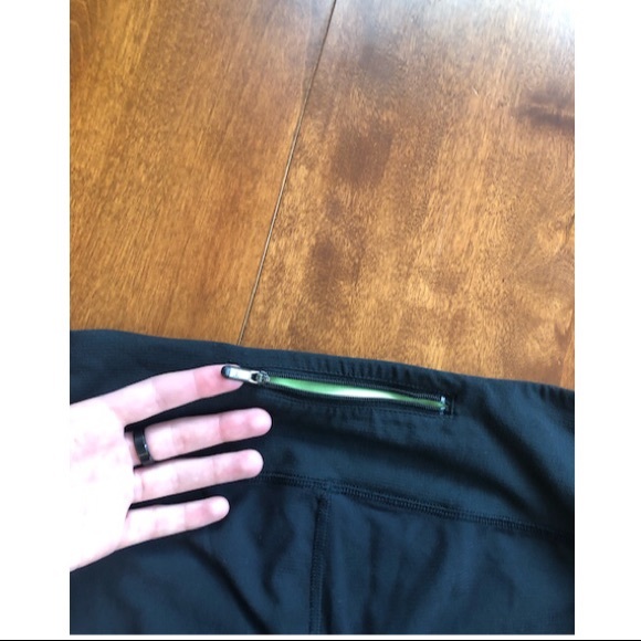 UA Cropped Leggings - Picture 7 of 8